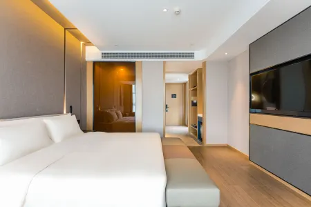Atour Hotel (Haifeng West Road, Wuyue Square ，Hai Yan )
