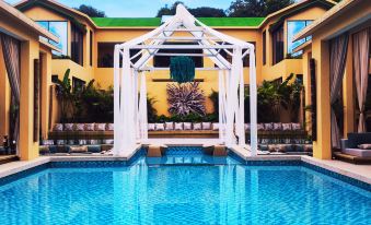 Yunjian Wild Luxury Resort Hotel
