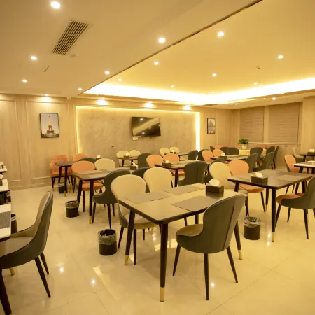 JOY Jinshang Smart Hotel (Hami Railway Station Branch of Tianma Mall)