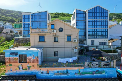 Lianhai Xiaozhu Guesthouse