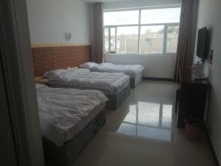 Deling Ha Xinyi Hotel
