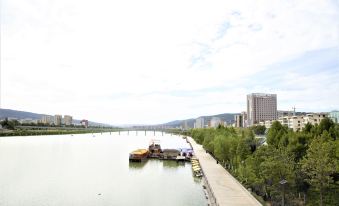 Tianshui Sanxing Hengyue Hotel (Railway Station Shangyu Road Pedestrian Street)