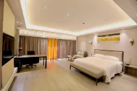 Zhenshan Hotel Resort (Zhaoqing Sihui Zhenshan Tourism Resort Area) - balcony