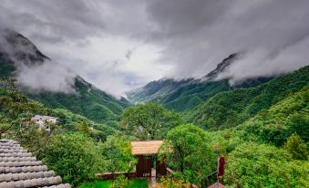 Yinchuanju Anji Canyon View Hot Spring Resort