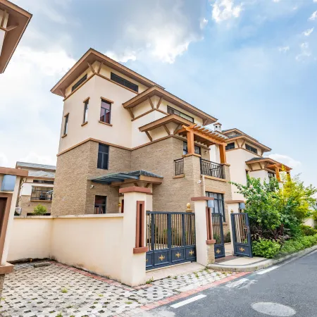 Yingde Baodun Lake Pool Hot Spring Villa