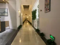 Silin Homestay (Leshan High-speed Railway Shihao Plaza)