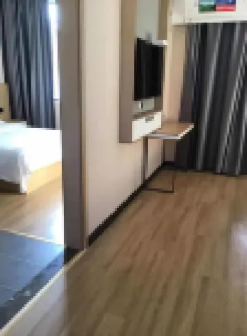 Ripple Hotel (Anqing Wuyue Plaza Open University) Hotels in Anqing