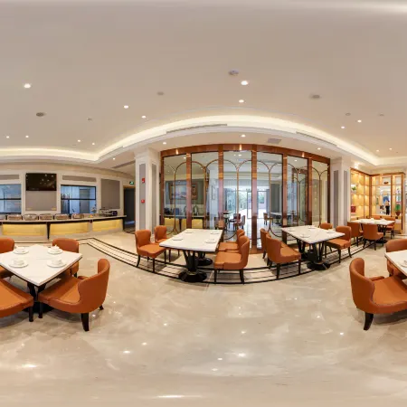 Vienna Hotel (Kaizhou Hanfeng Lake) Отели рядом с достопримечательностью «Кэчжоу Большой Рынок»