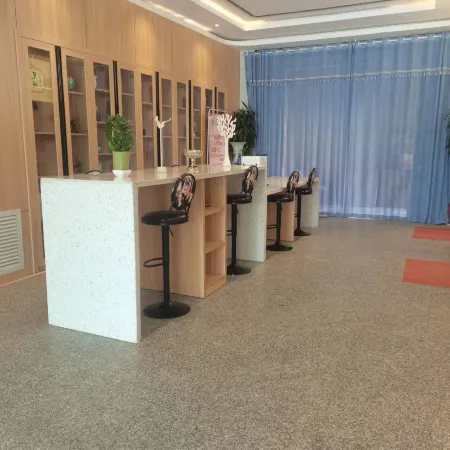 Super 8 Premier Hotel (Tumushuke City Government Branch)