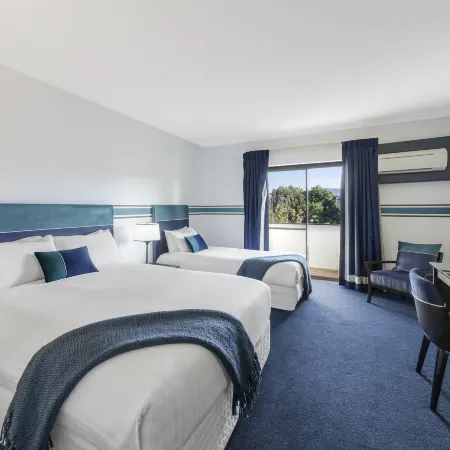 Ramada By Wyndham Diplomat Canberra