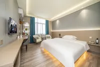 Yiduoyuepin Hotel (Fengcheng Railway Station Jianyi Avenue)