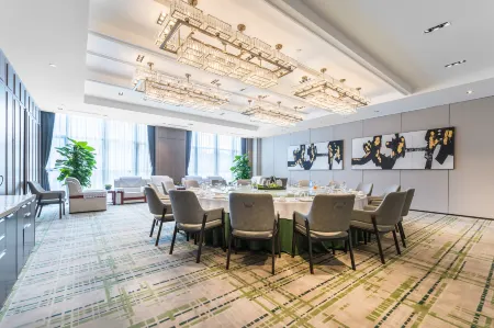 Nishi Haitai Hotel Отели рядом с достопримечательностью «Baihua Park»