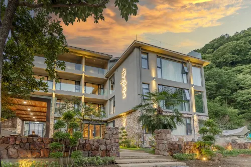 Huangchuan Laojunshan Shanhai Legend Guanshan Homestay (Yunjing Cableway Branch)