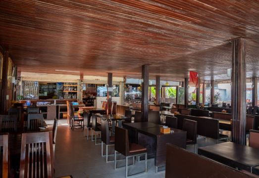 2. 톰 피자 리조트..