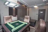 Fengsheng Yueya Hotel (Xinfeng Xihe North Road)