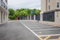 Pingyang Huating Hotel - parking