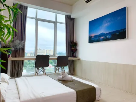 Sunset Seaview Vacation Condos @ Infinity Avenue