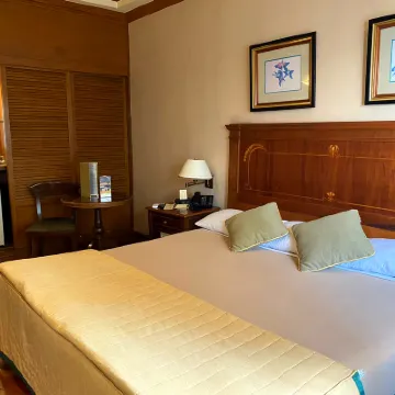 Herald Suites Hotels near PNR Pasay Road Station