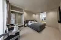 Jiujian Designer Homestay (Dali Net Red Swan Yanxi Branch) Hotels in Dali