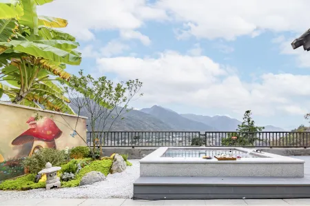 Yongtai Mountain Waishan Lanshanju Hot Spring Homestay Отели рядом с достопримечательностью «Chixixiang»