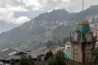 Goroomgo Broadway Mall Road Darjeeling