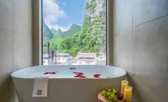 Huaye Travel Designer Hotel (Yangshuo Yulong River Resort Eternal Love Branch)