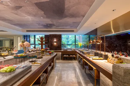 Mercure Chengdu Shuangliu International Airport Отели рядом с достопримечательностью «Jiaolonggang Zhanshi Center»