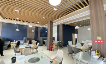 Jiuzhi Yiyue Business Hotel
