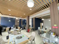 Jiuzhi Yiyue Business Hotel