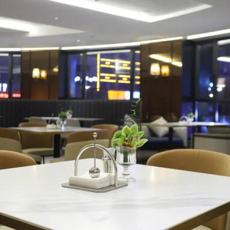 Homeinn Plus Hotel (Dunhua Hanzhang Avenue)