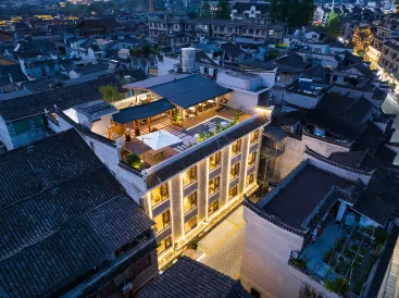 Hongqiao Story Homestay (Phoenix Ancient City Hongqiao Branch)