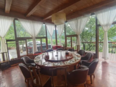 丹巴罕額莊園（中路藏寨觀落日點店）