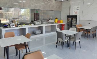 Lingshan Luwu Town Jinbai Hotel