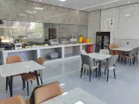 Lingshan Jinbai Hotel (Luwu Town)