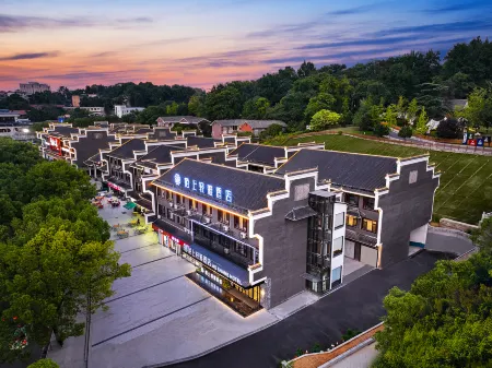 Moshang Qingya Hotel (Yongzhou Lingling Ancient City Dongshan Scenic Area Branch) Отели рядом со станцией Lingling Railway Station