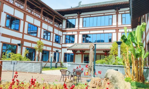 Luoyang Menggong Capital City Cultural Theme Hotel
