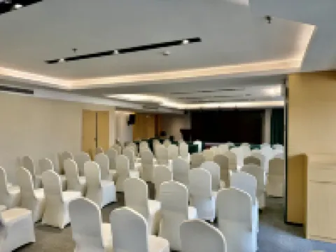 Xifu Holiday Hotel (Hechi City Nandan County Bus Terminal)