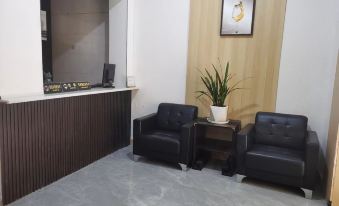 Tongren Jinjiang Pearl Hotel