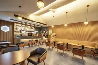 Yinqi Wuxiang Nacuo Guesthouse - bar