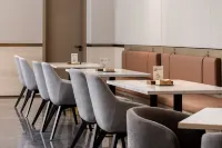 Wanda Yuehua Hotel, Aksu Airport