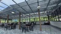 Wolong Valley Xiangjian Homestay - parking