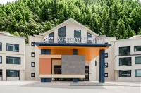 Home Inn Plus Hotel, Shuangqiao Valley, Mount Siguniang Scenic Area Branch - 3성급