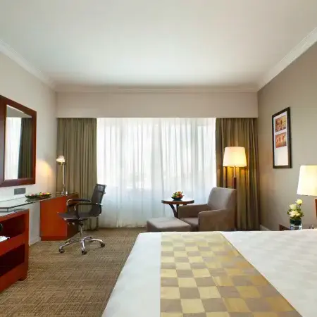 Equatorial Ho Chi Minh City Отели рядом с достопримечательностью «Стадион Фу Тхо»