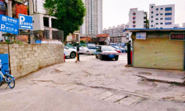 Unitour Hotel (Chaoyang Square Nanning Railway Station)