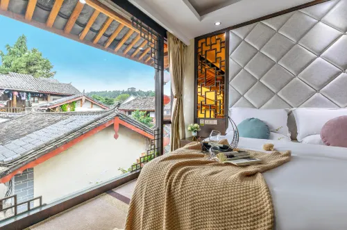 Weaving Sunshine Vacation | Designer Ancient City View Garden Hotel (the Old Town of Lijiang) - Jacuzzi