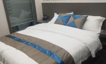 Xuanhan in the Waterside Boutique Hotel