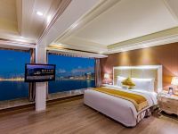 珠海海湾大酒店 - 贵宾楼豪华海景大床房