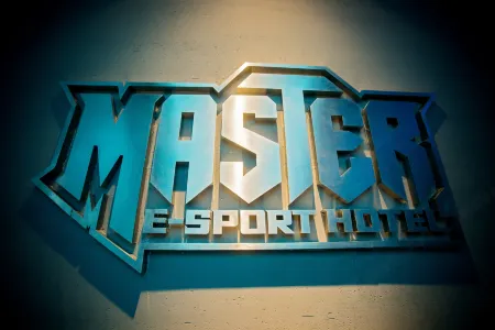 Master E-sport Hotel