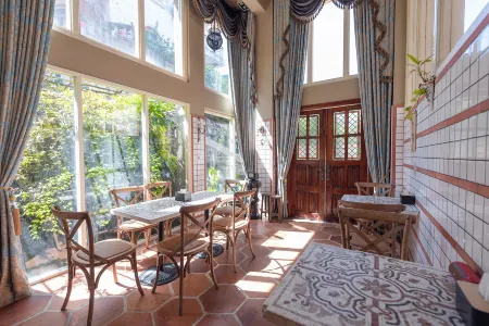 Lilac Garden Hotel Отели рядом с достопримечательностью «Xiamen Overseas Chinese Subtropical Plant Introduction Garden»