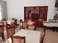 Yike Yijia Hotel